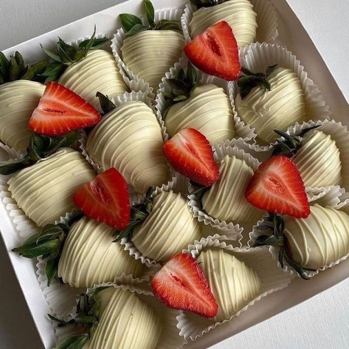 Подарок клубника в шоколаде