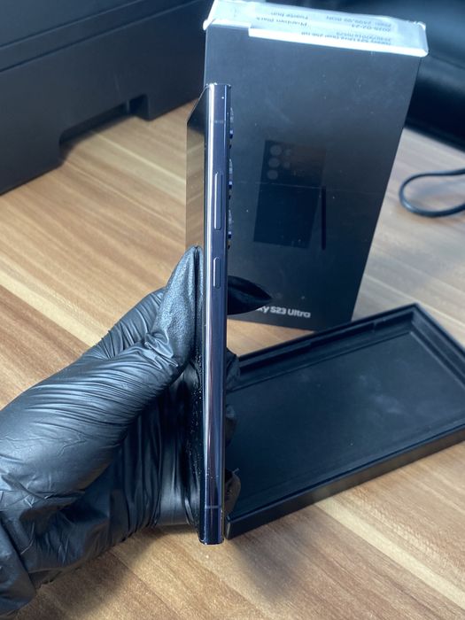 Samsung Galaxy s23 ultra • 256 GB • Phantom Black