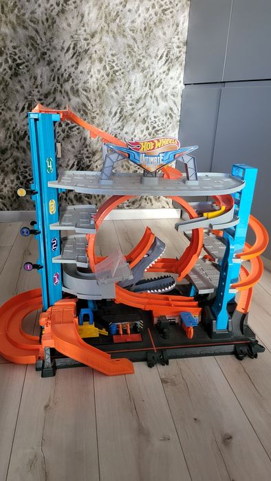 Hot Wheels гараж