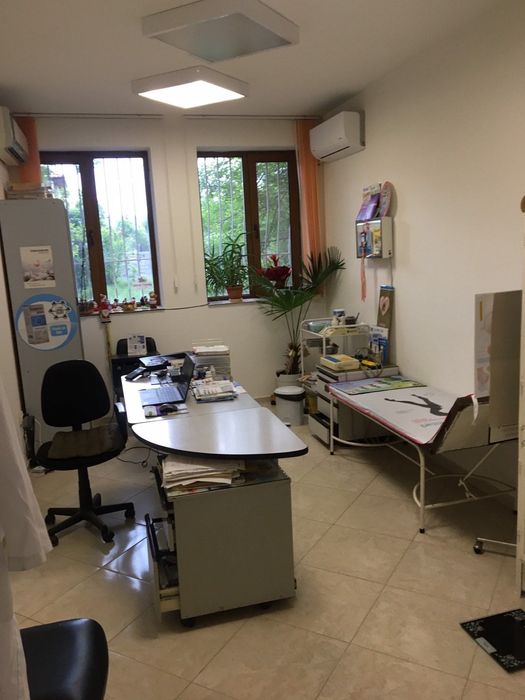 Давам под наем лекарски кабинет