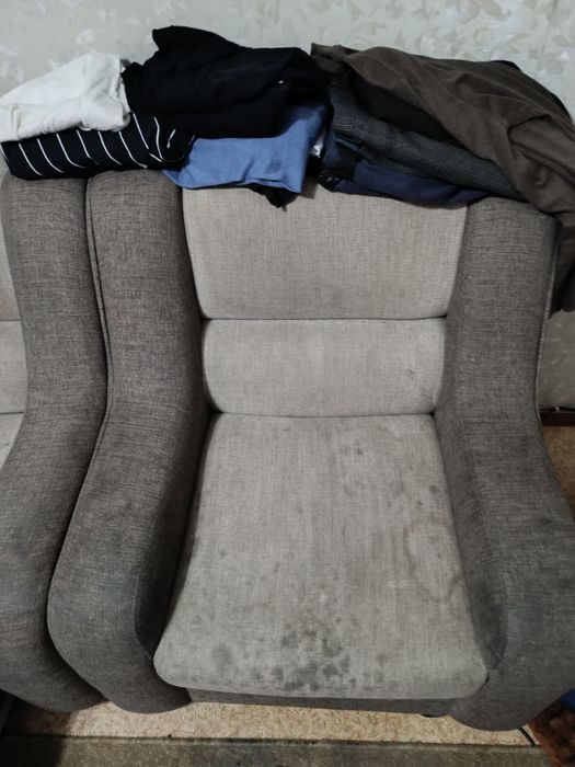 Диван вместе с креслом