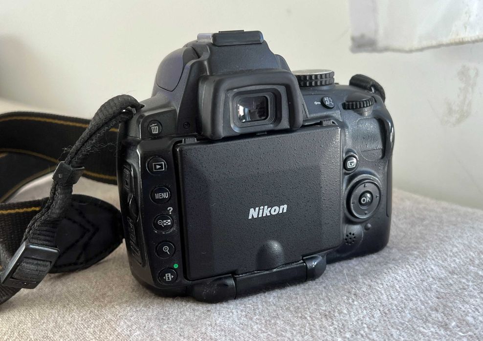 Aparat foto DSLR Nikon D5000 body, funcțional, fără accesorii