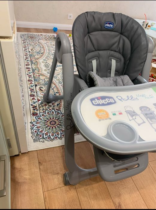 Стульчик для кормления Chicco magic relax серый