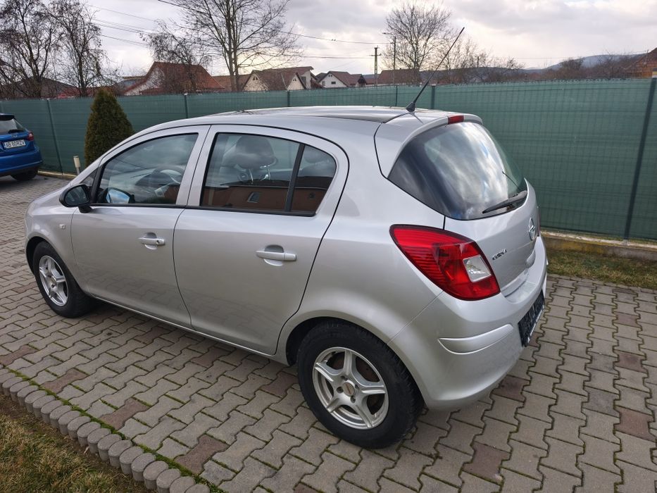 Opel Corsa 1.2 benzină