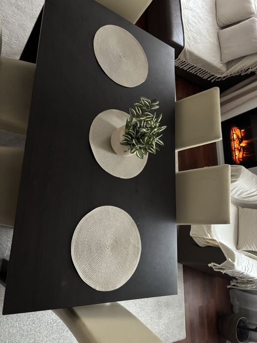 Masa dining sufragerie