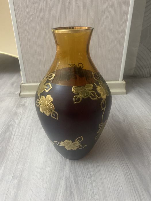 Продам богемскую вазу