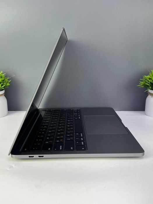 Ноутбук Apple MacBook Pro, 8/256 ГБ