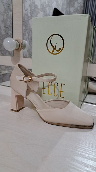 Туфли  сотилади оргинал  "38" размер