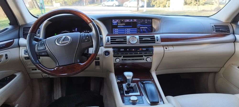 LEXUS LS600HL, 2013 (V8, hybrid, long version)