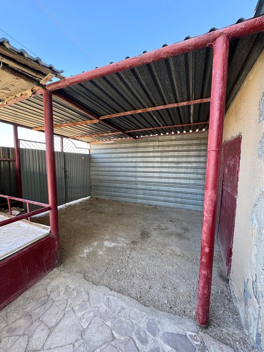 Продам двух этажный коттедж