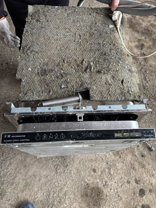 Продам встроенную посудамойку Кайзер