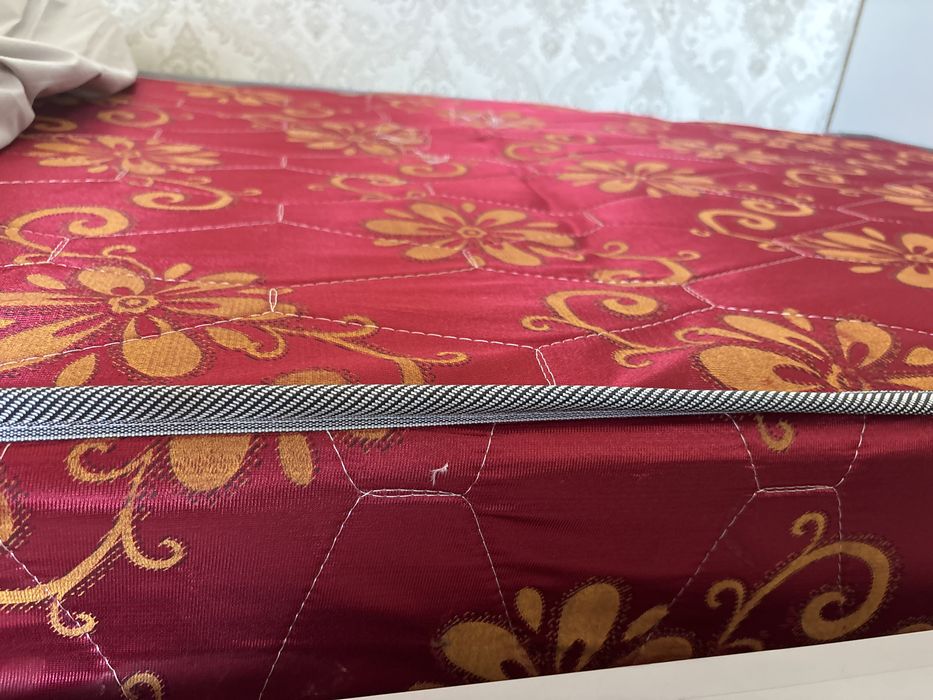 Односпалка кровать с матрасом