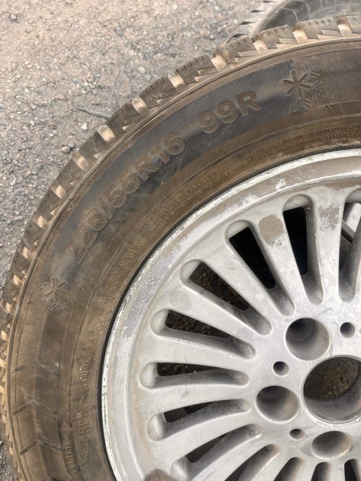 Продается шины зимные Трианжел