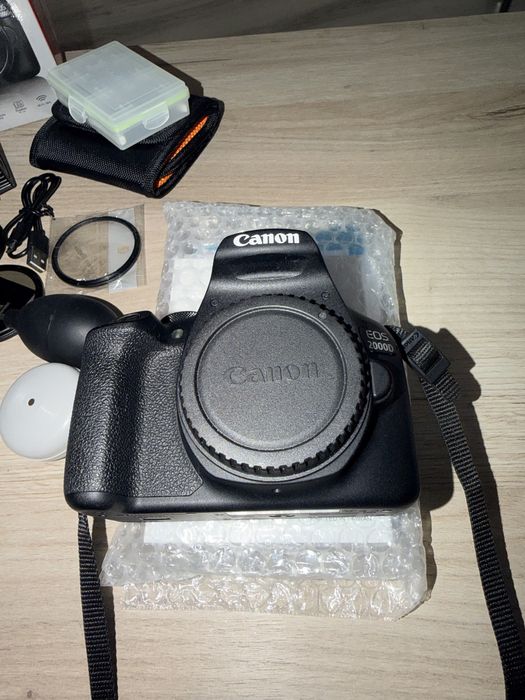Canon EOS 2000D