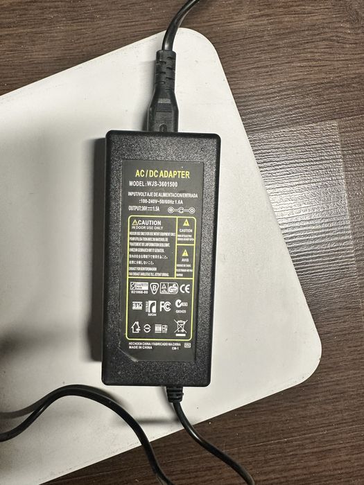 Vand lampa de gene semi luna