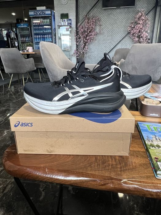 Asics Nimbus 28 PLATINUM