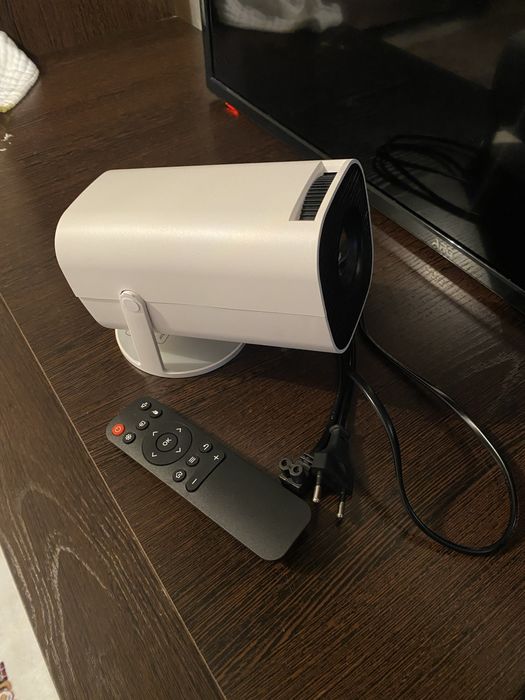 Домашний проектор HY320