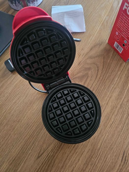 Вафельница электрическая