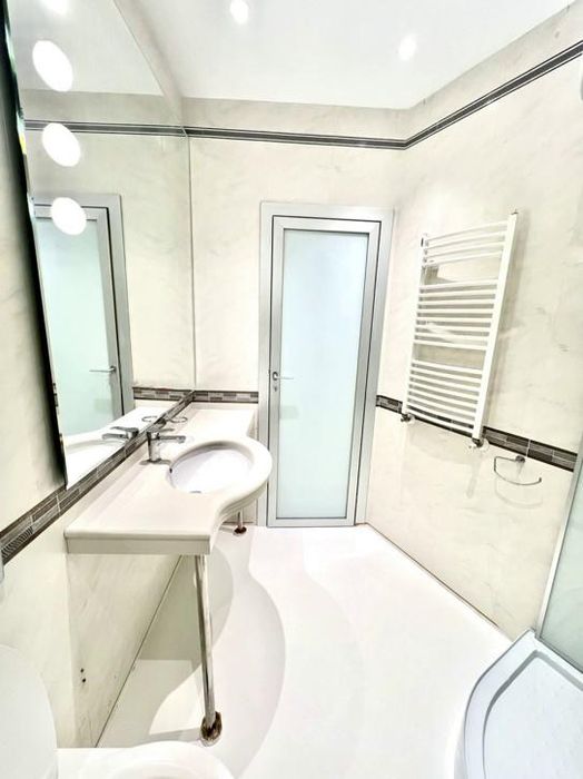 Дава се под наем Тристаен апартамент в София, Витоша - 135 кв.м за 1100 € - Снимка #6