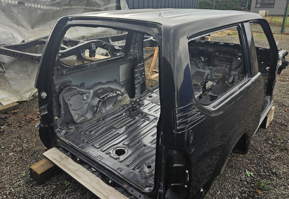 De vânzare TOYOTA LAND CRUISER J9, 1997 autoutilitara N1.