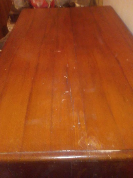 Продавам античен скрин със чекмеджета на ниска цена