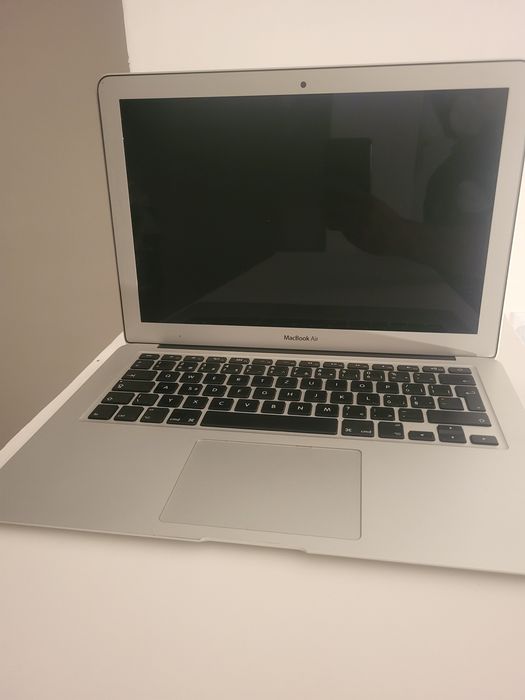 Vând Laptop MacBook Air