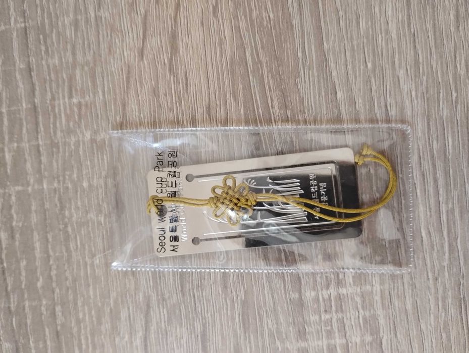 Метален книгоразделител