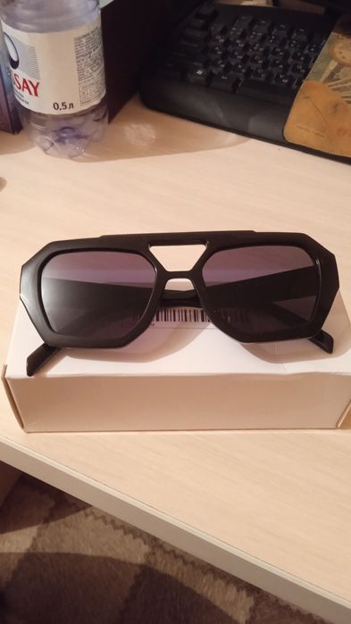 Продам солнцезащитные очки