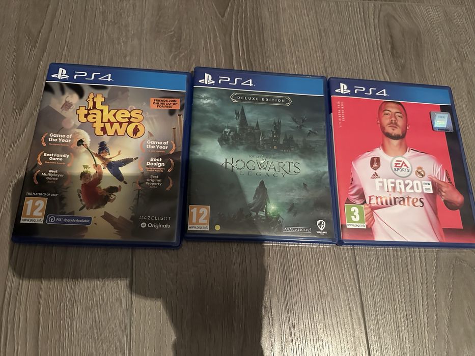 Playstation 4 Pro 1TB + 2 Джойстика с игри