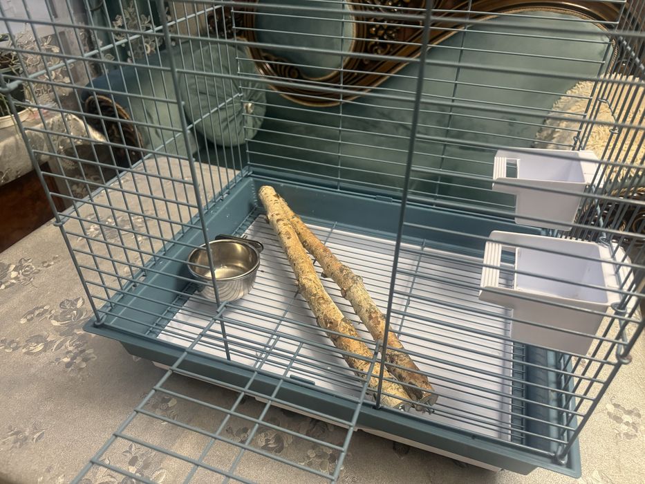 Продается клетка  для попугая