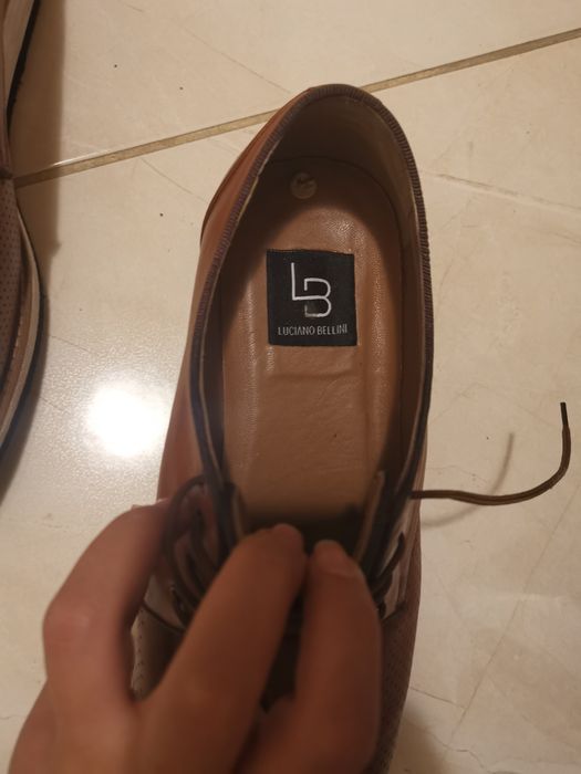 Два чифта обувки естествена кожа