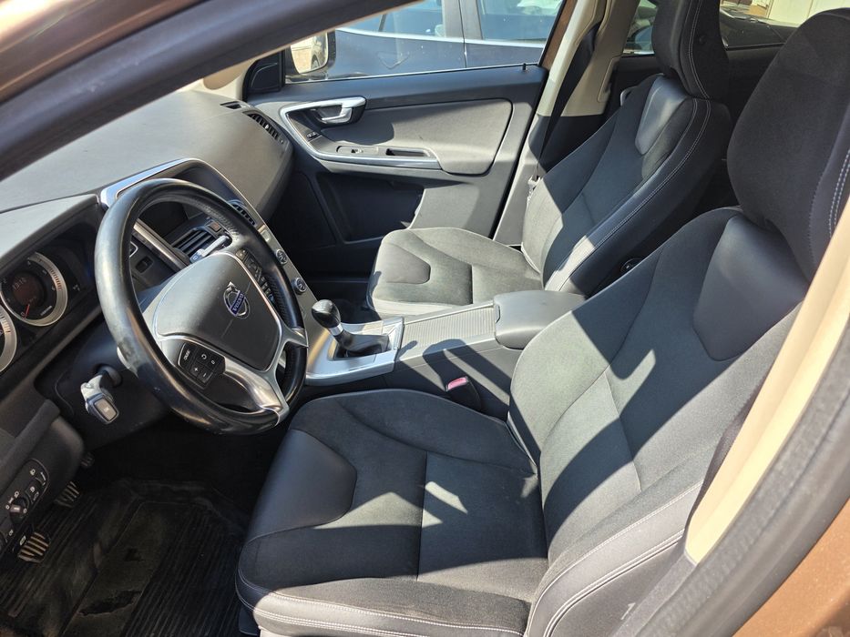 Volvo xc 60 , an 2013/ 2.0  5 cilindrii SERVISAT.Citeste!