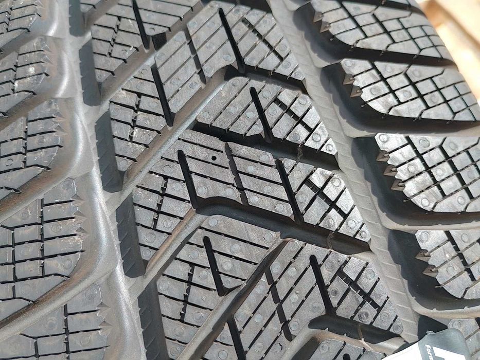 235/70/16 Пирели ДОТ 2019 г - ЧИСТО НОВИ