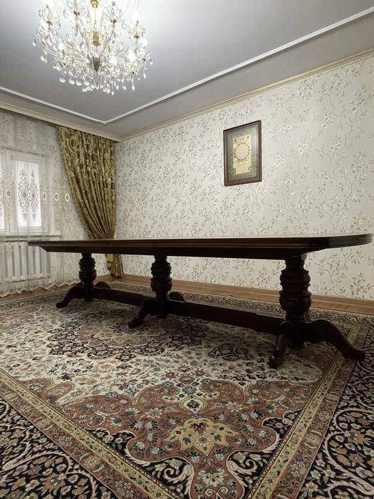 Продаётся большой раскладной стол