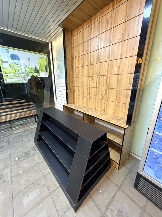 Срочно. Таер мебель сотилади.Телефон аксессуар, парфюм дуконлар учун.