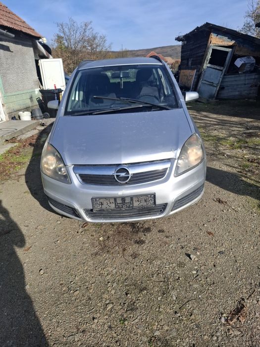 Dezmembrez opel zafira an 2006 motor 2.2 diesel orice piesa disponibil
