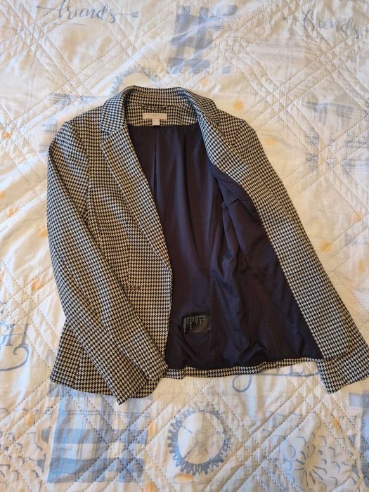 Елегантно сако на H&M