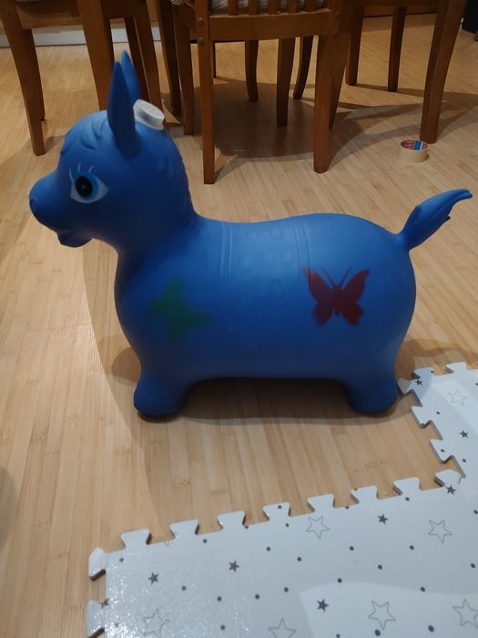 Надуваемо конче за деца