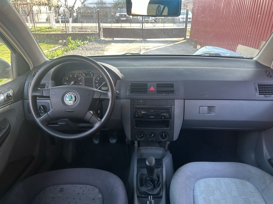 Vand Skoda Fabia 1.4 benzina