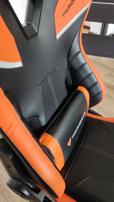 Игровое кресло Thunderx3