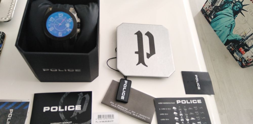 Vand ceas sport Police original nou nouț la cutie personalizata.