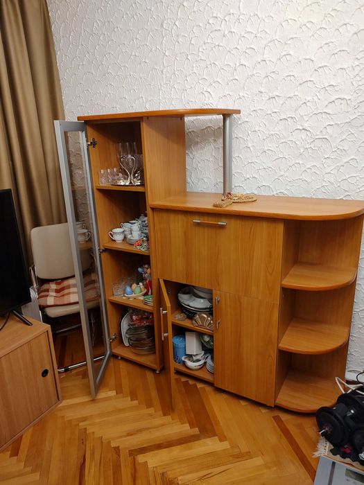 Vitrina cu trei rafturi