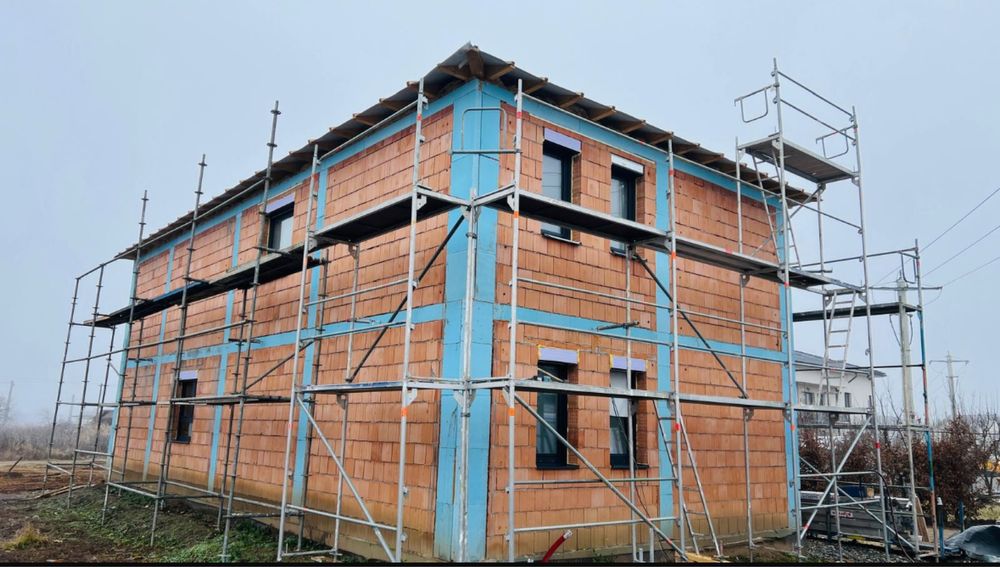 Inchiriez schelă Layher