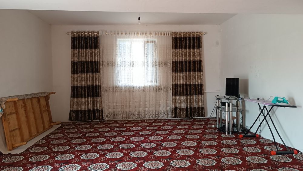 Уй сатылады 6 сотокли, 4 болели, таза бийик фундаментли жер уй.