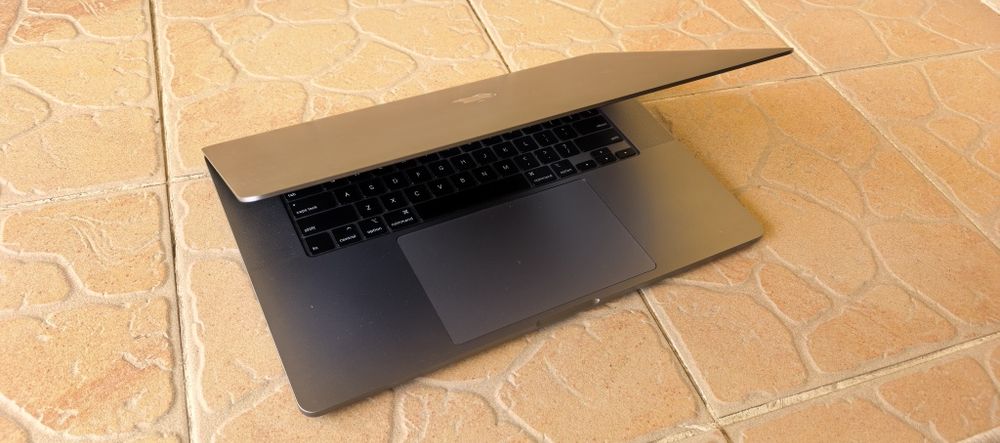 Apple Macbook PRO A2141_16"_i9_16GB DDR4_1TB SSD_AMD 5300M 4GB_ca NOU_