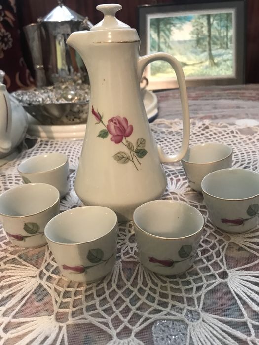 Порцеланови изделия на български и чужди производители от 5 до 205 лв.