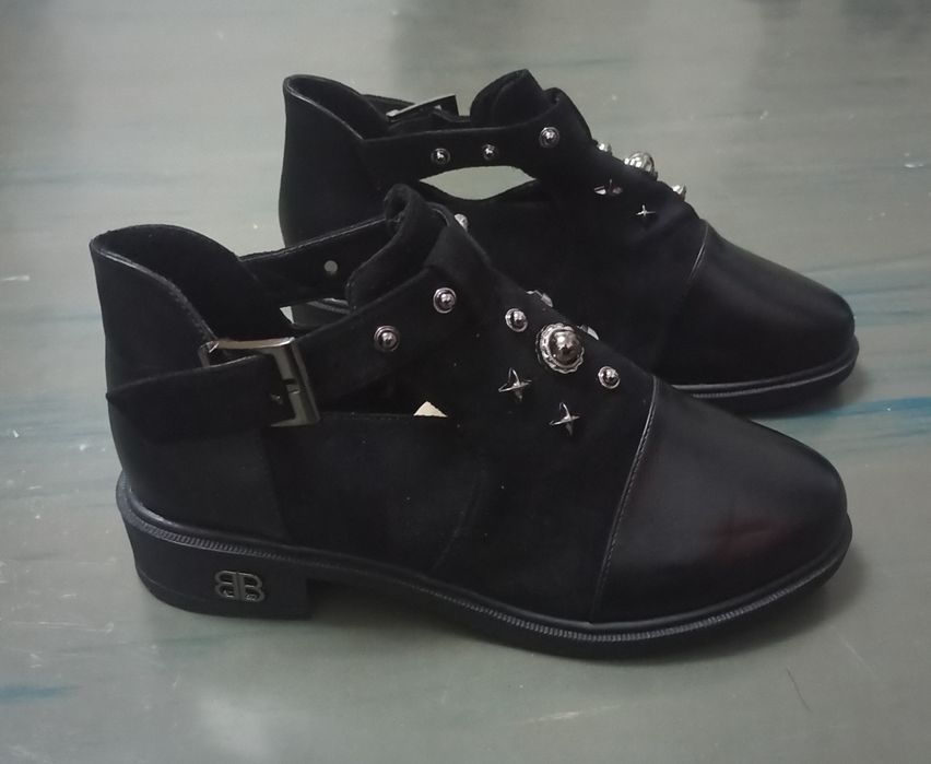 Продам женские туфли