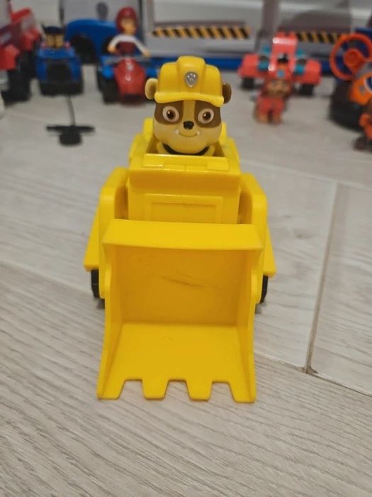 Vand colectie Paw Patrol (PAW Patroler si restul catelusilor)