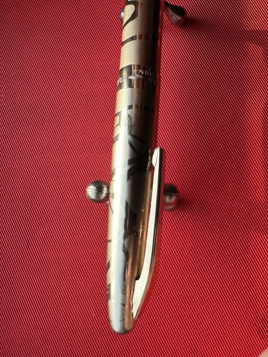 Stilou chinezesc white Feather NOS