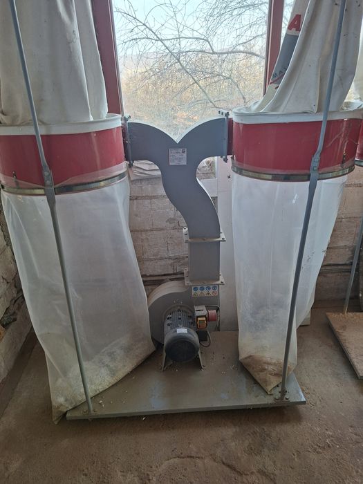 Circular profesional cu incizor si masina de aplicat cant